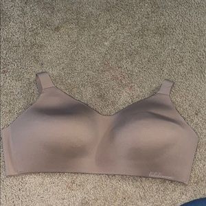 Lululemom hold true bra